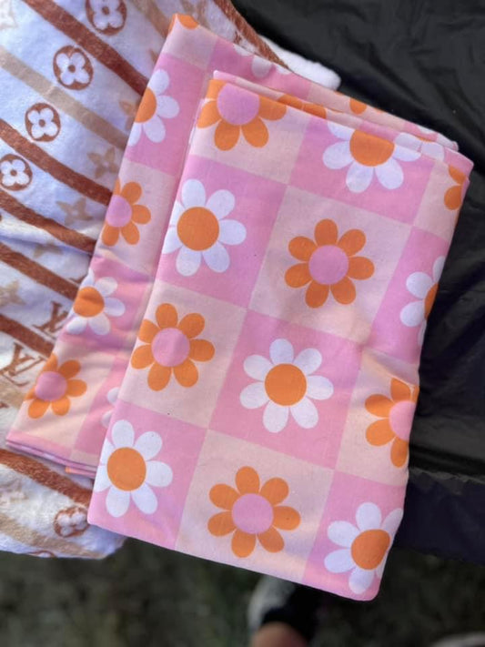 Swaddle blanket (retro floral)